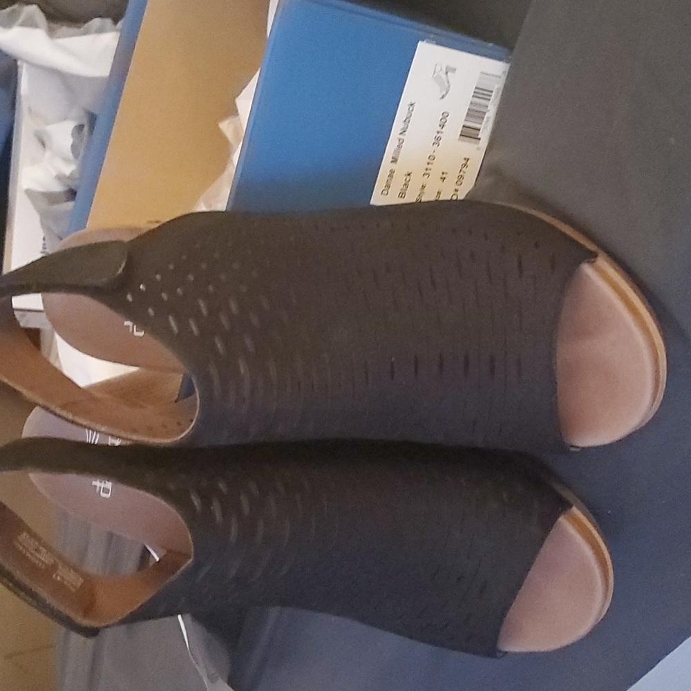 Dansko-Danae Milled Nubuck Size 11 Black